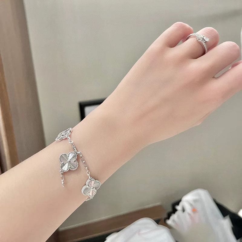 18K Vintage Clover Five Motifs Diamonds Clover Bracelet