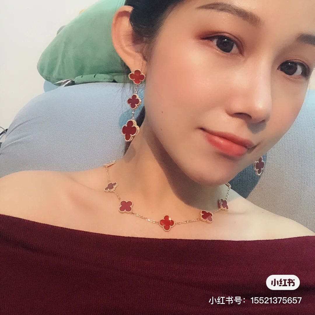 18K Vintage Clover Carnelian 10 Motifs Necklace