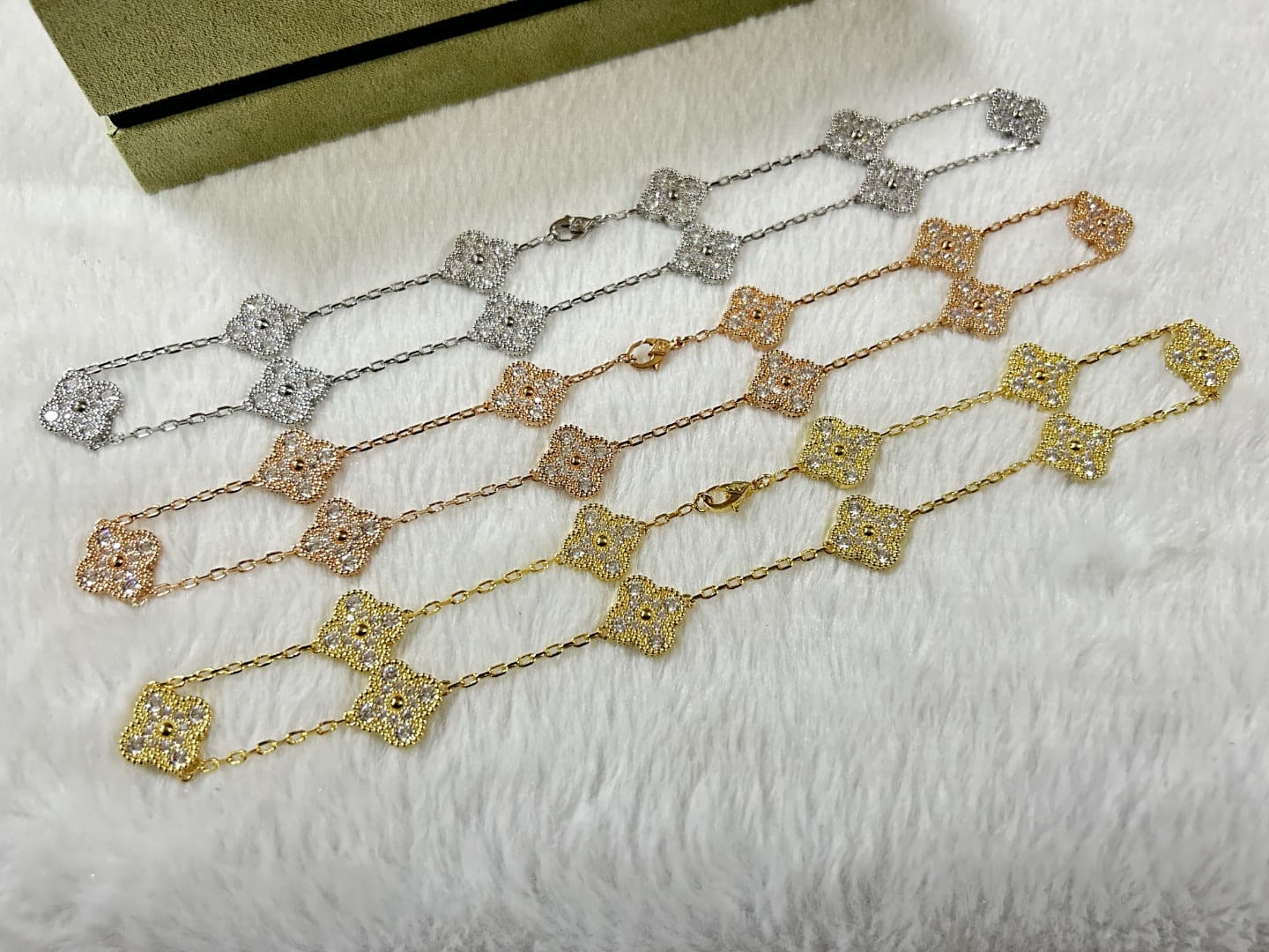 18K Vintage Clover Diamonds 10 Motifs Necklace