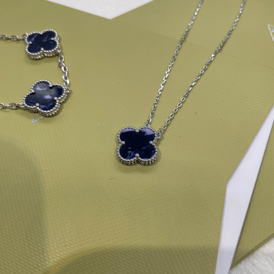 18K Vintage Clover Crystal Blue Bracelet