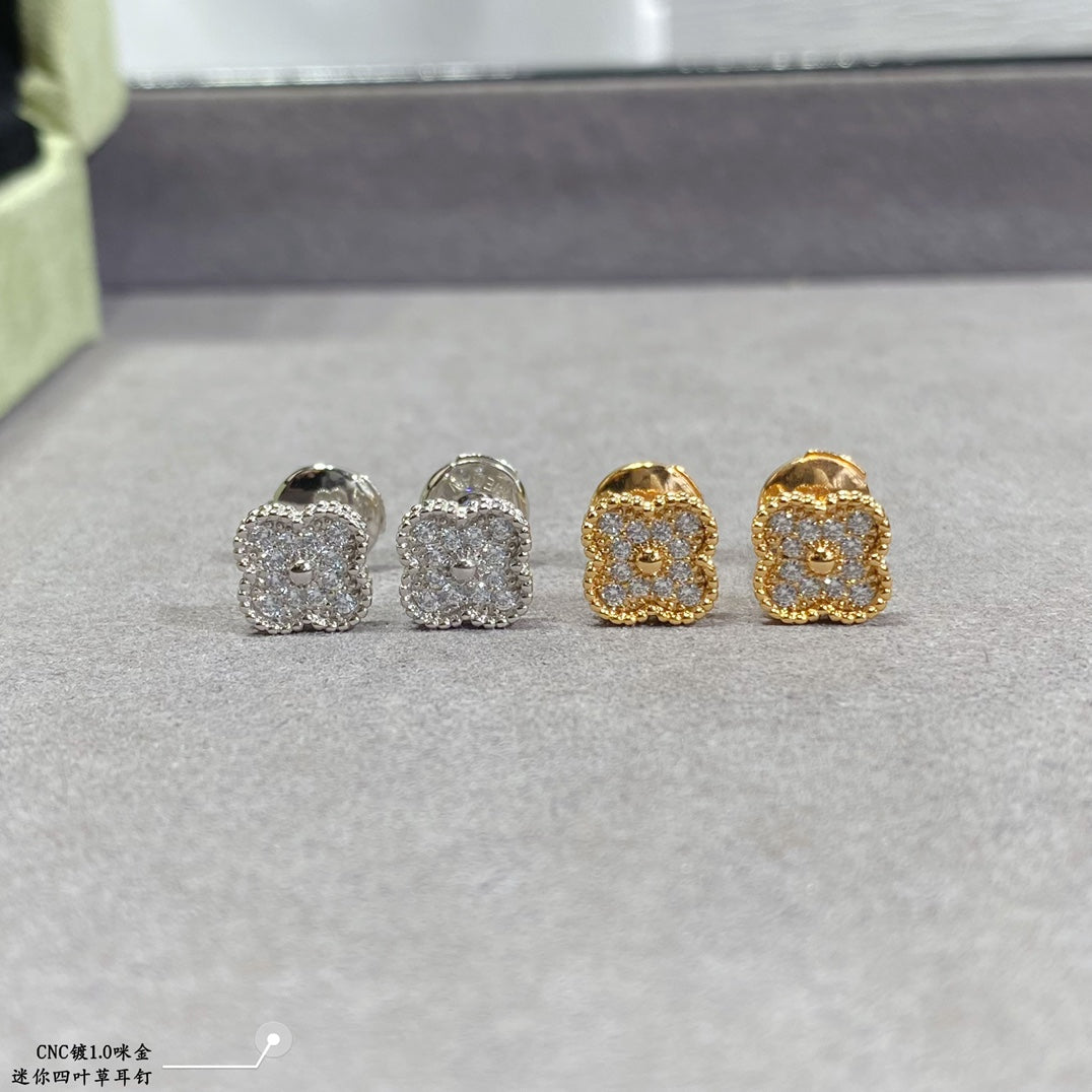 18K Vintage Clover Diamonds Earrings