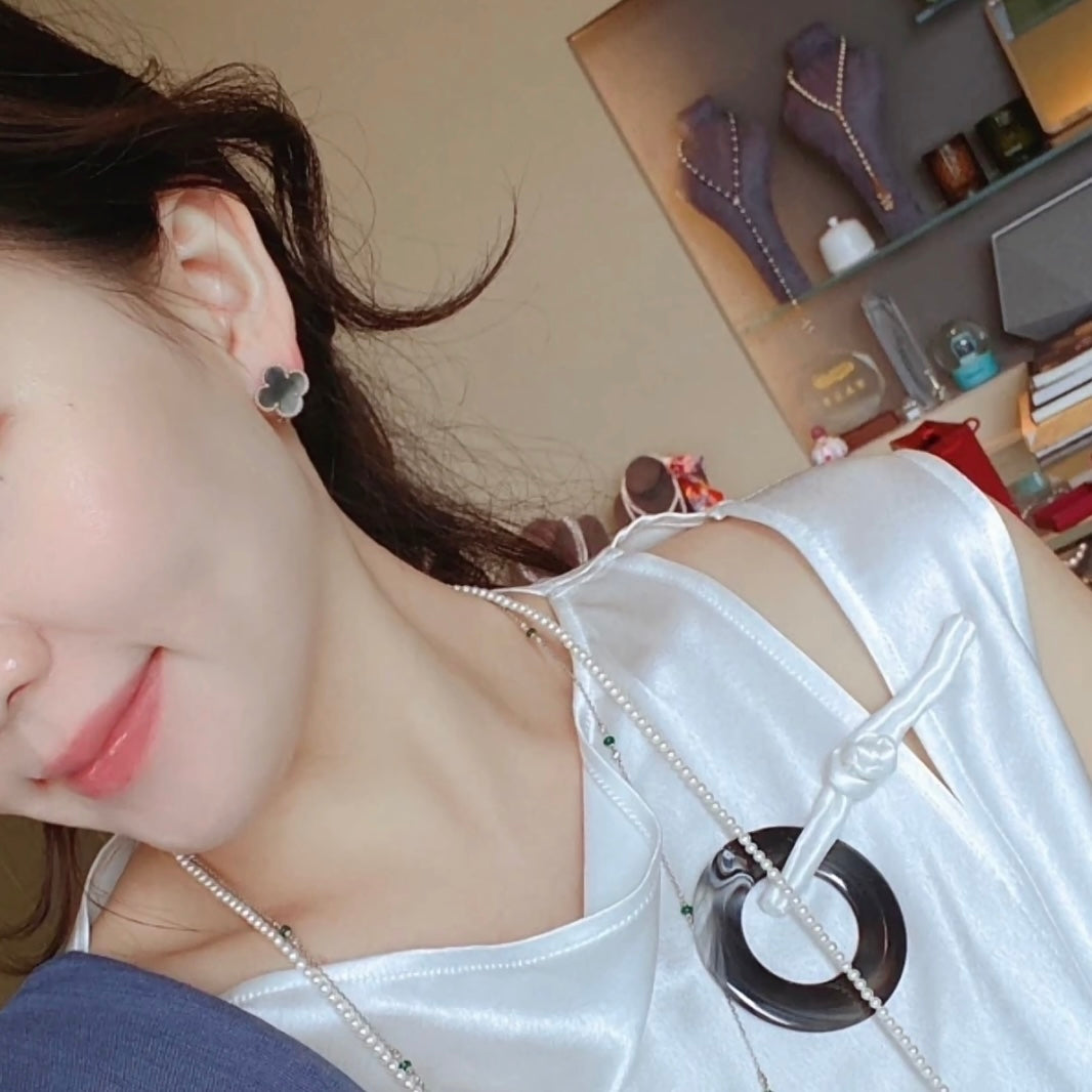 18K Vintage Clover Grey Earrings