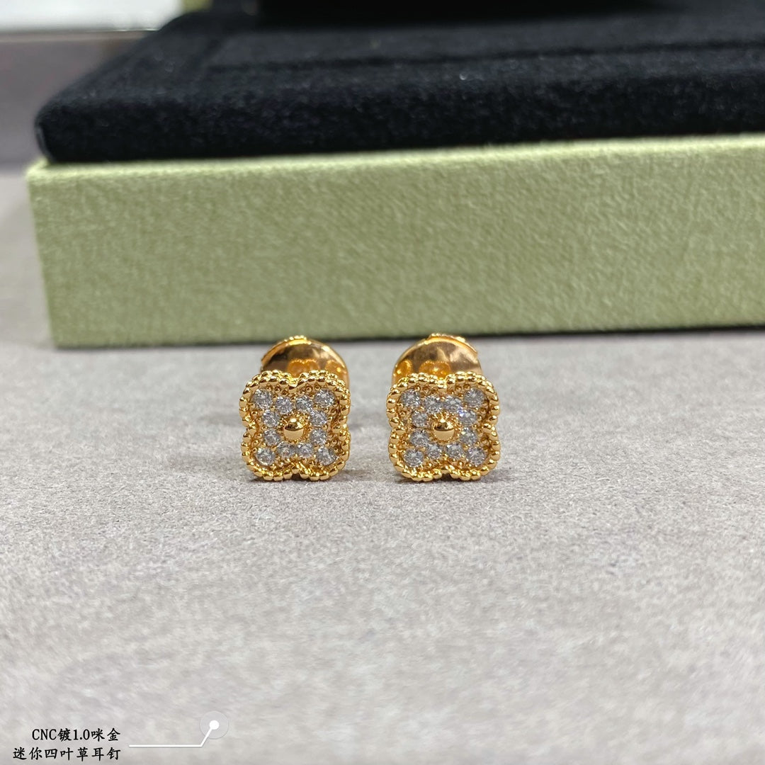 18K Vintage Clover Diamonds Earrings