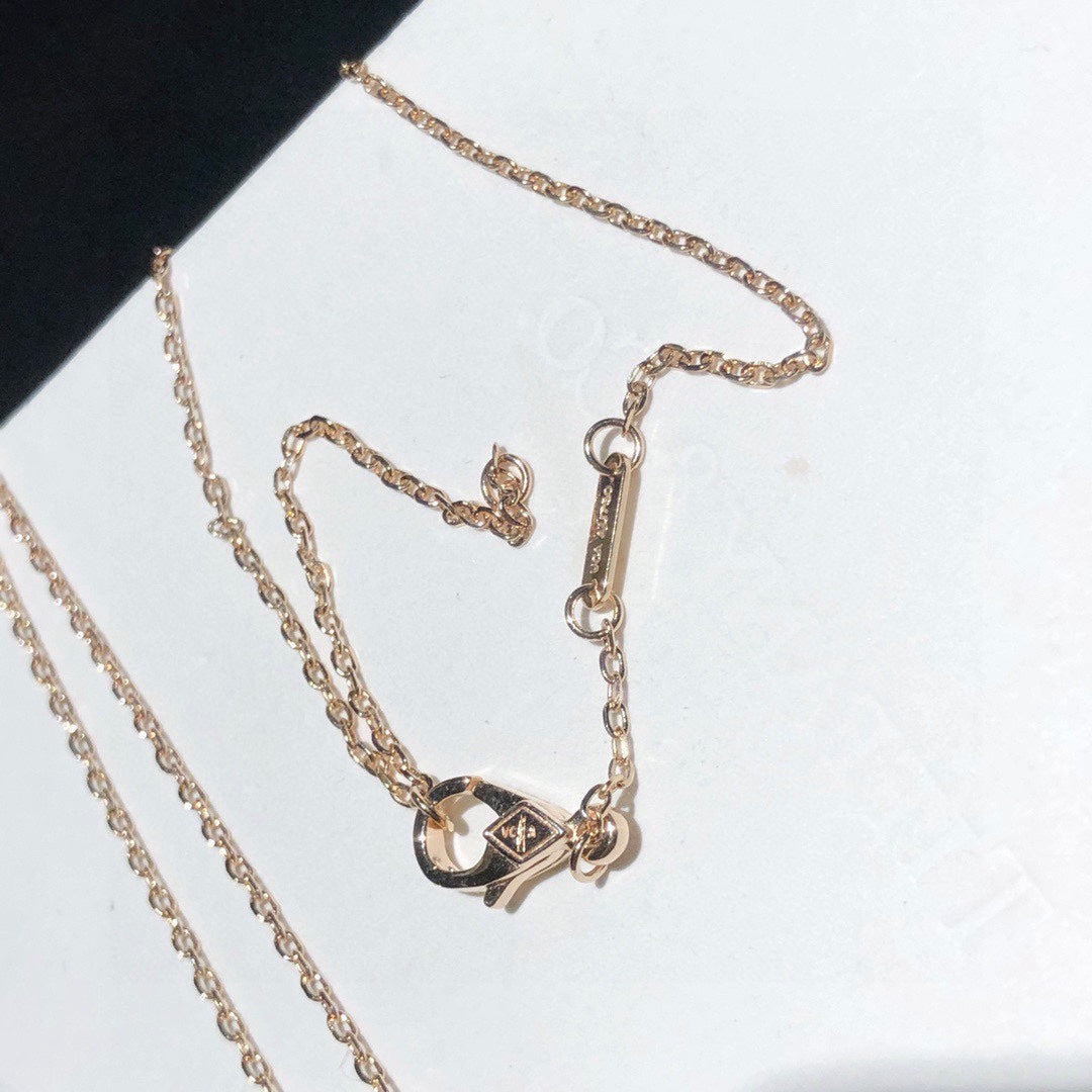 18K Vintage Clover Pink Necklace