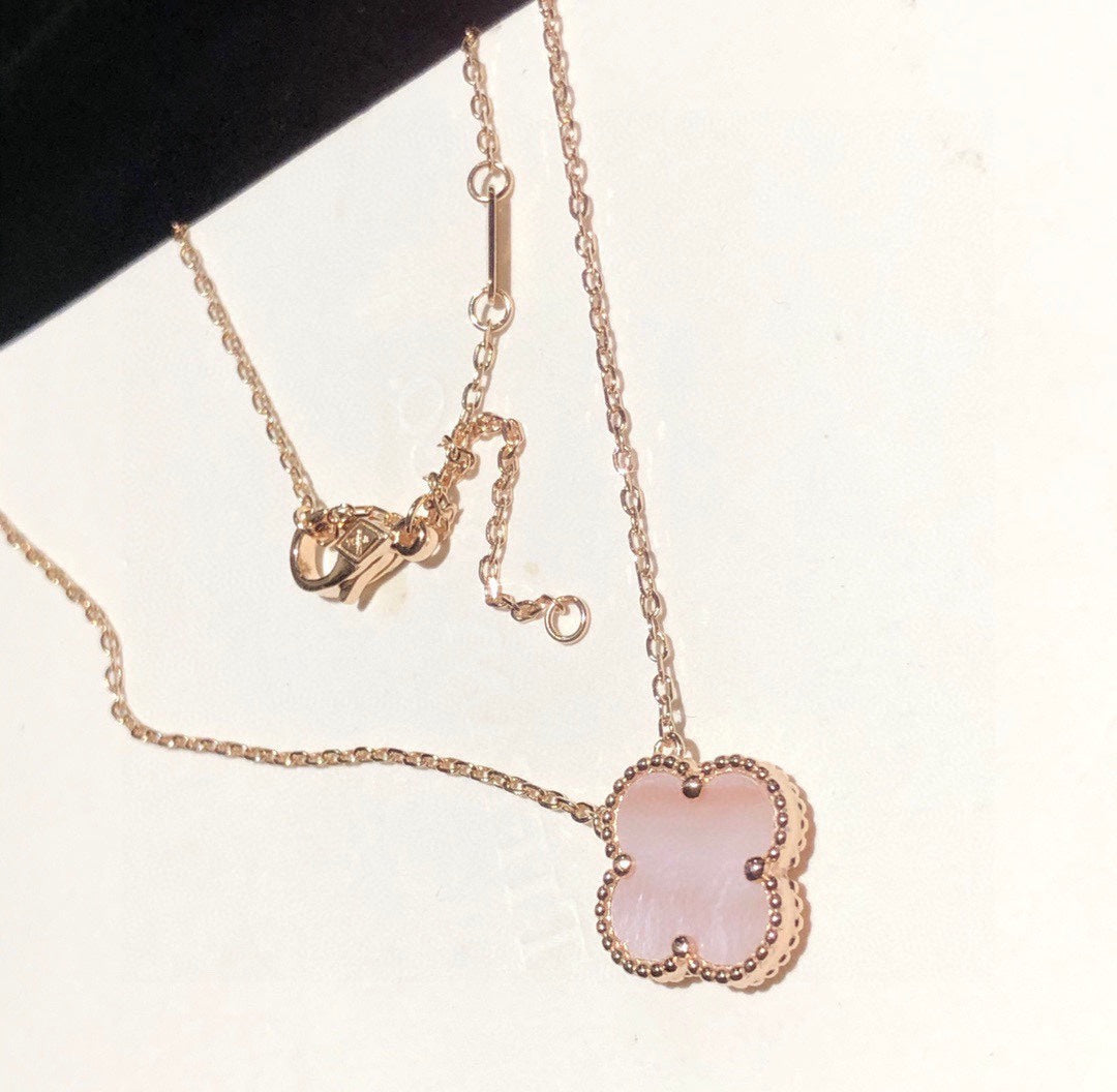 18K Vintage Clover Pink Necklace