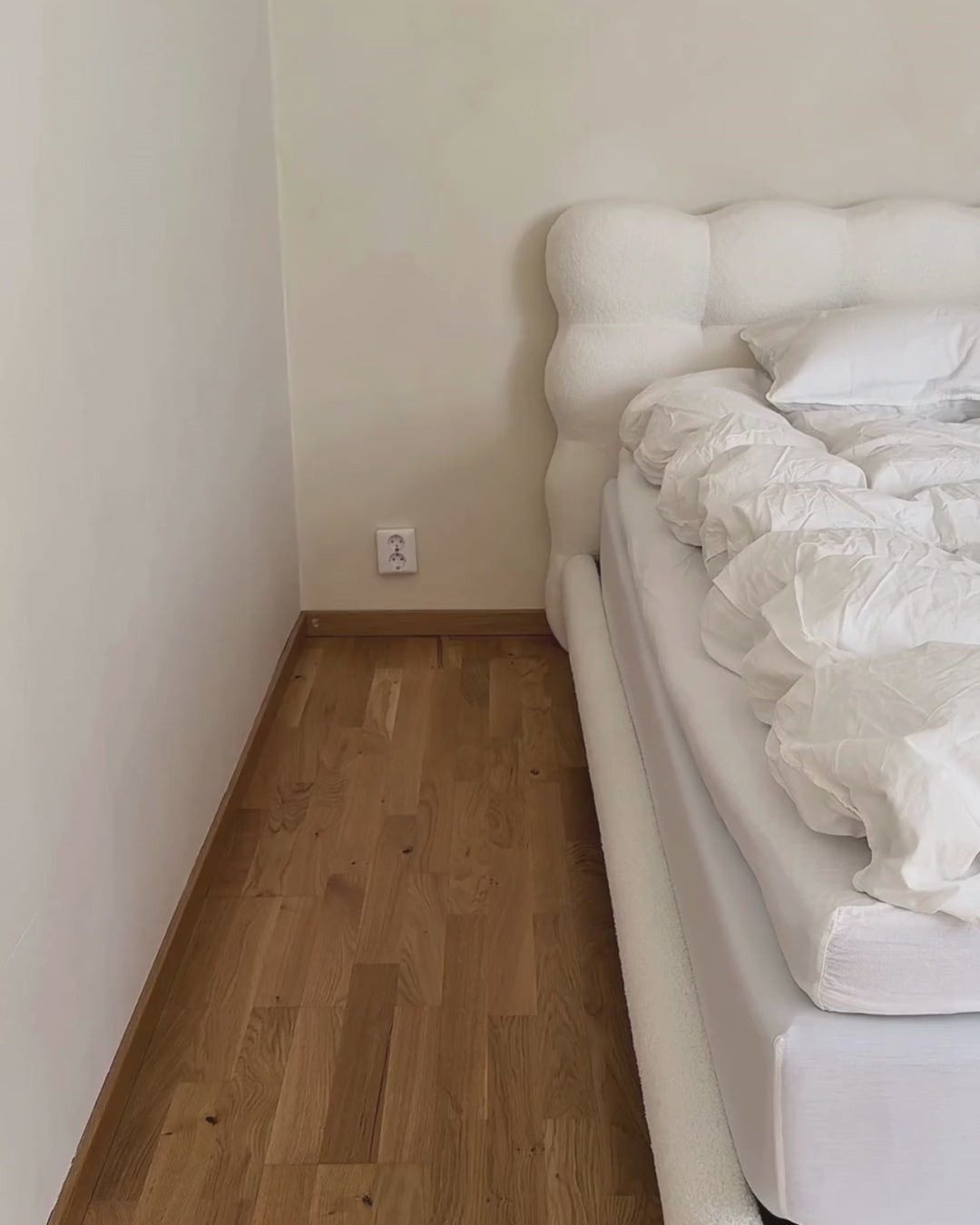 SELAH セラ ナイトテーブル 引き戸付き ブラウン