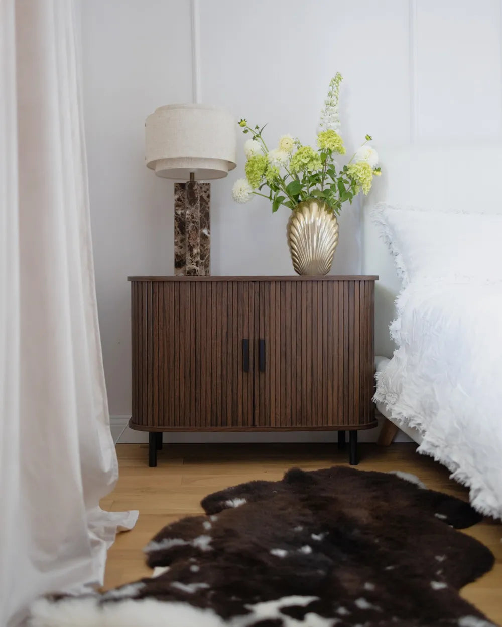 BRADLEY サイドボード ダークブラウン 引き戸収納 レトロ調 木目調キャビネット