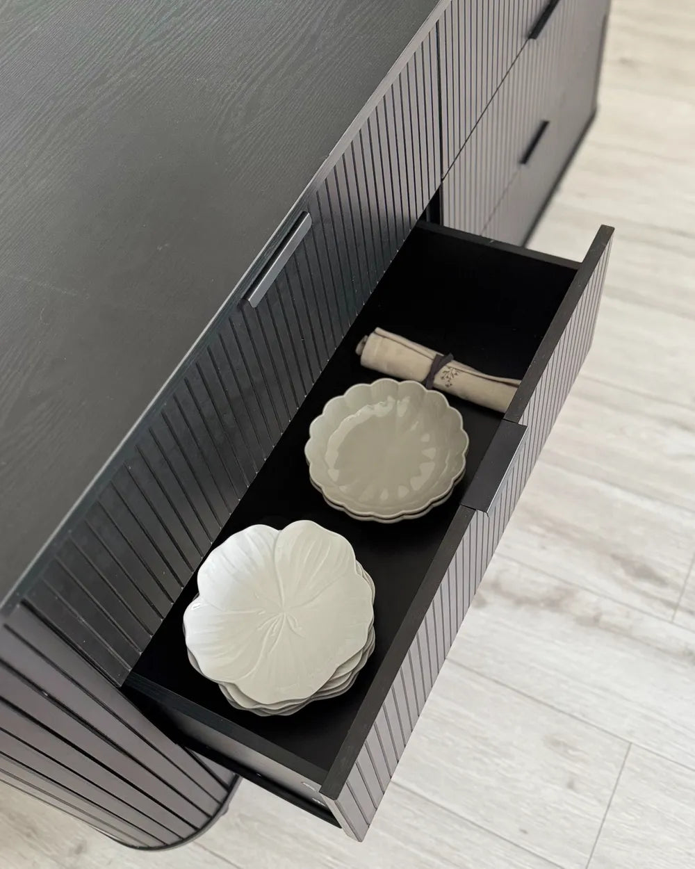 BRADLEY チェスト タンス 6段引き出し ブラック 縦溝（フルーテッド）フロント レトロ調 収納キャビネット