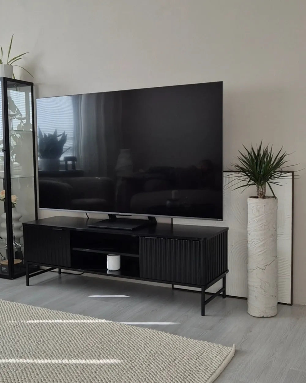 GLASTONBURY テレビボード ブラック 幅140cm｜レトロ調 収納棚付き TV台 配線管理対応