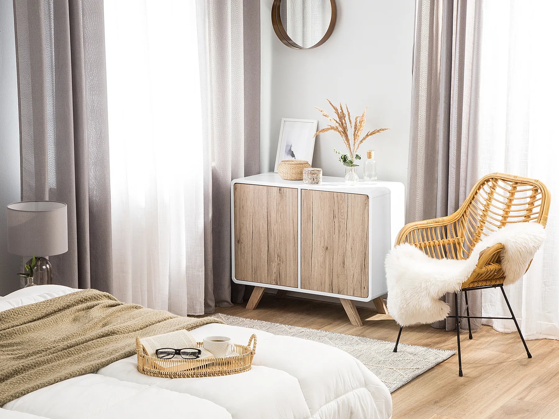 MILO ハイボードキャビネット ホワイト 木製脚 レトロ調 北欧風 収納キャビネット 棚付き