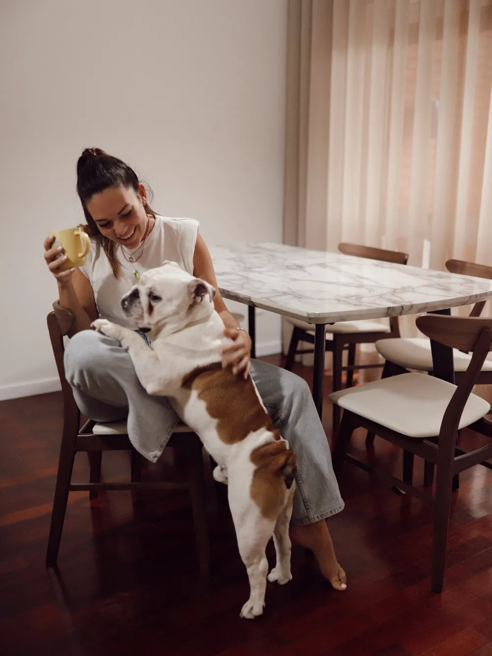 LYNN 木製ダイニングチェア 2脚セット（ダークブラウン／ホワイト）