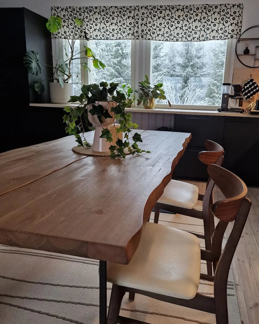 LYNN 木製ダイニングチェア 2脚セット（ダークブラウン／ホワイト）