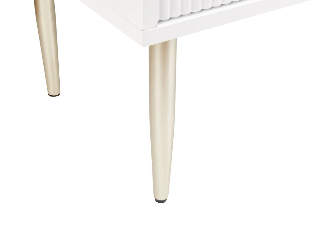 SOHO 6段チェスト ホワイト 縦溝（フルーテッド）フロント メタル脚 モダン収納家具