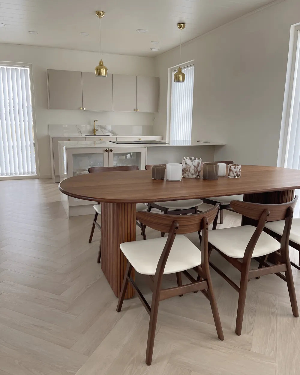 LYNN 木製ダイニングチェア 2脚セット（ダークブラウン／ホワイト）