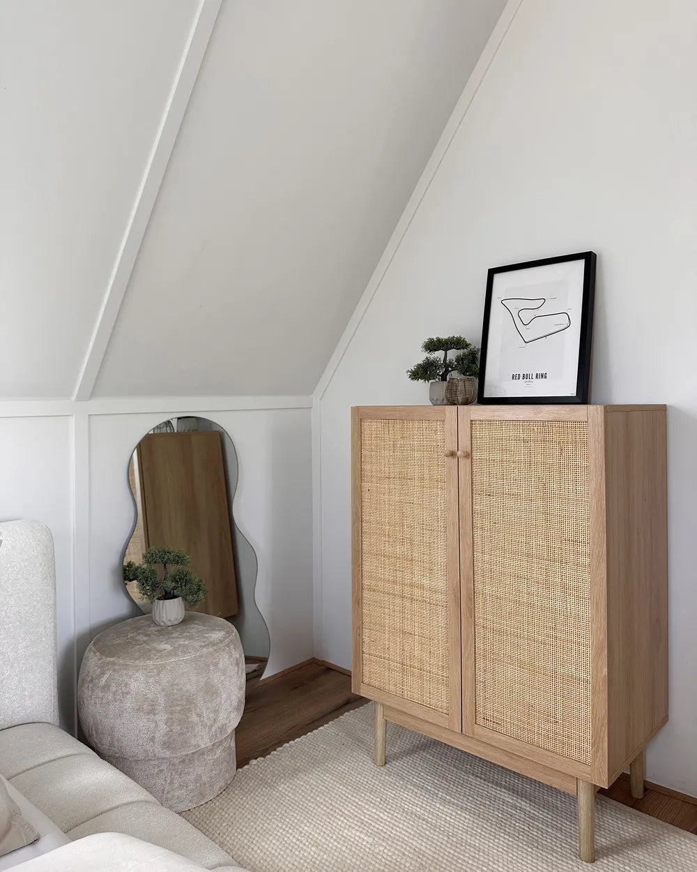 NIVO キャビネット ライトブラウン 天然木調仕上げ 北欧風 収納キャビネット 棚付き リビング・寝室用