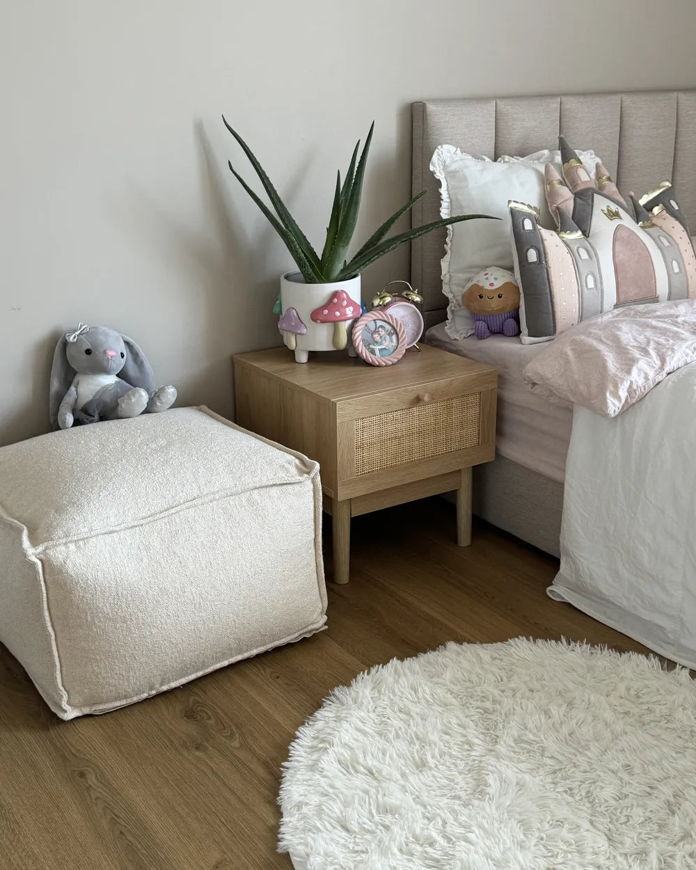 NIVO ニヴォ ナイトテーブル 1引き出し ラタン前面 ライトブラウン