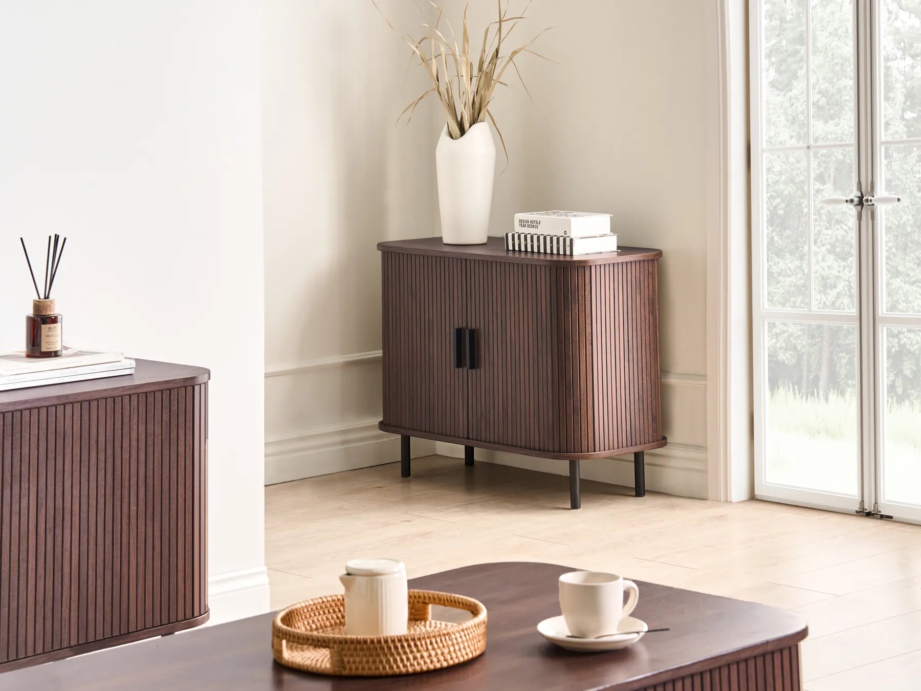 BRADLEY サイドボード ダークブラウン 引き戸収納 レトロ調 木目調キャビネット